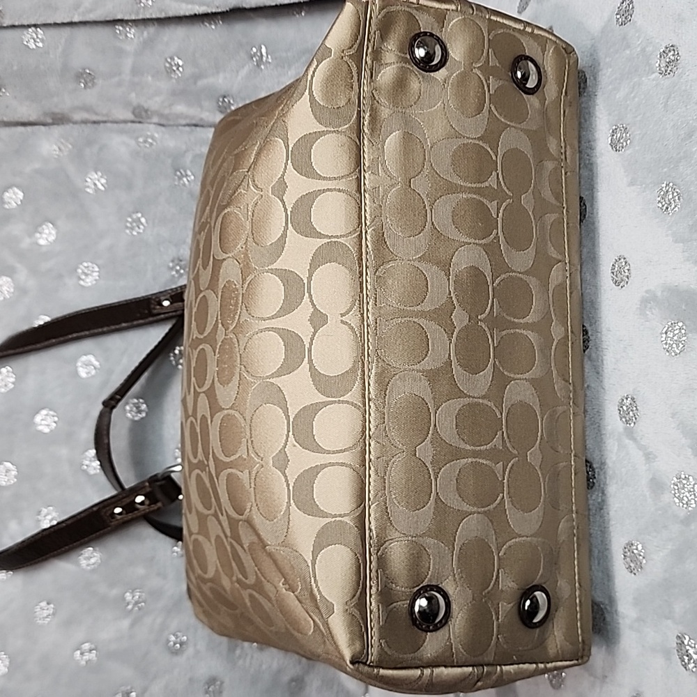 Coach 2012 Penelope Signature Tote bag. - Picture 3 of 5